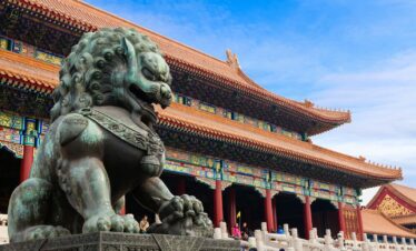 gray concrete statue of man